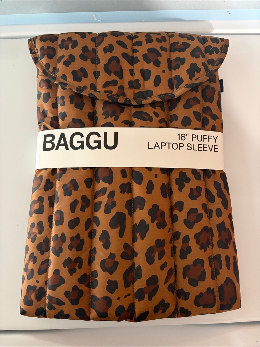 BAGGU 16” PUFFY LAPTOP SLEEVE - Picture 3 of 3